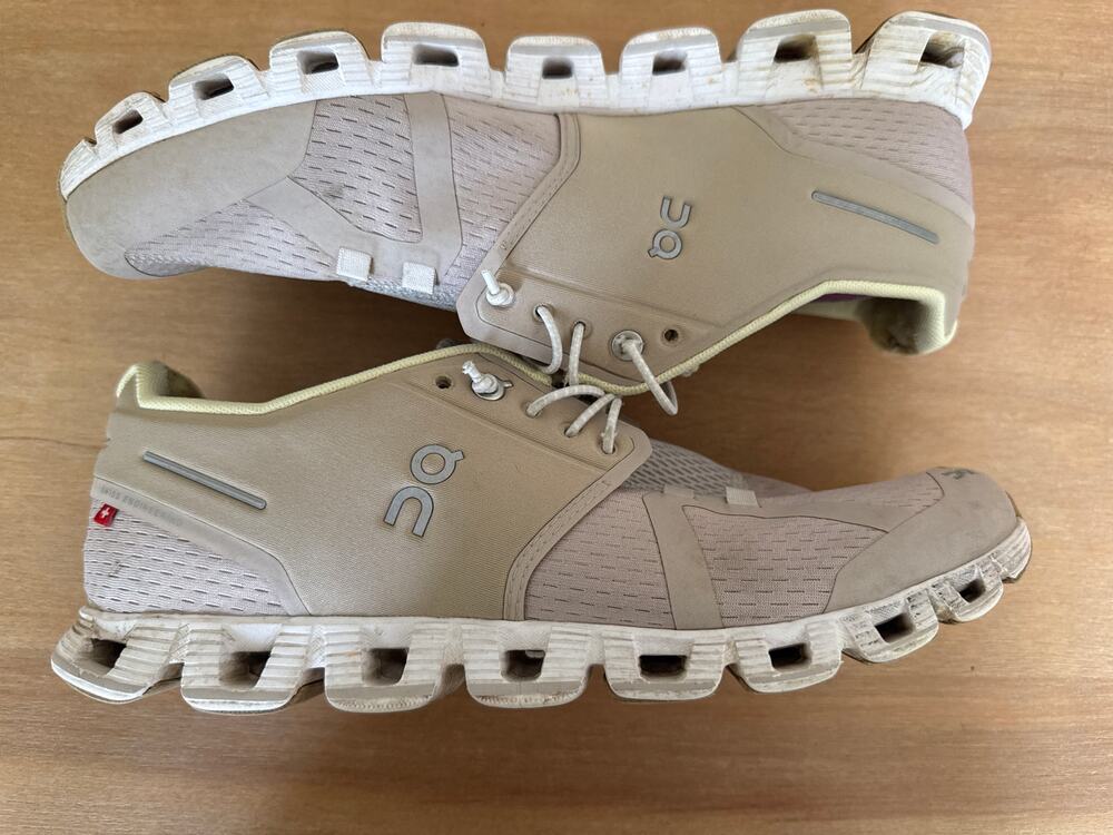 On Cloud Shoes Womens 10 Sand Pearl CloudTec Cushioned Running Sneakers